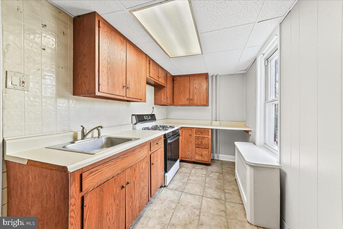 1024 E 18th Street photo 12
