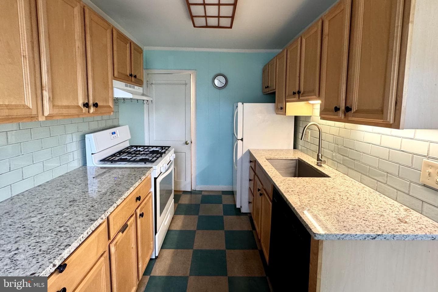 61 Greenhill Road photo 11
