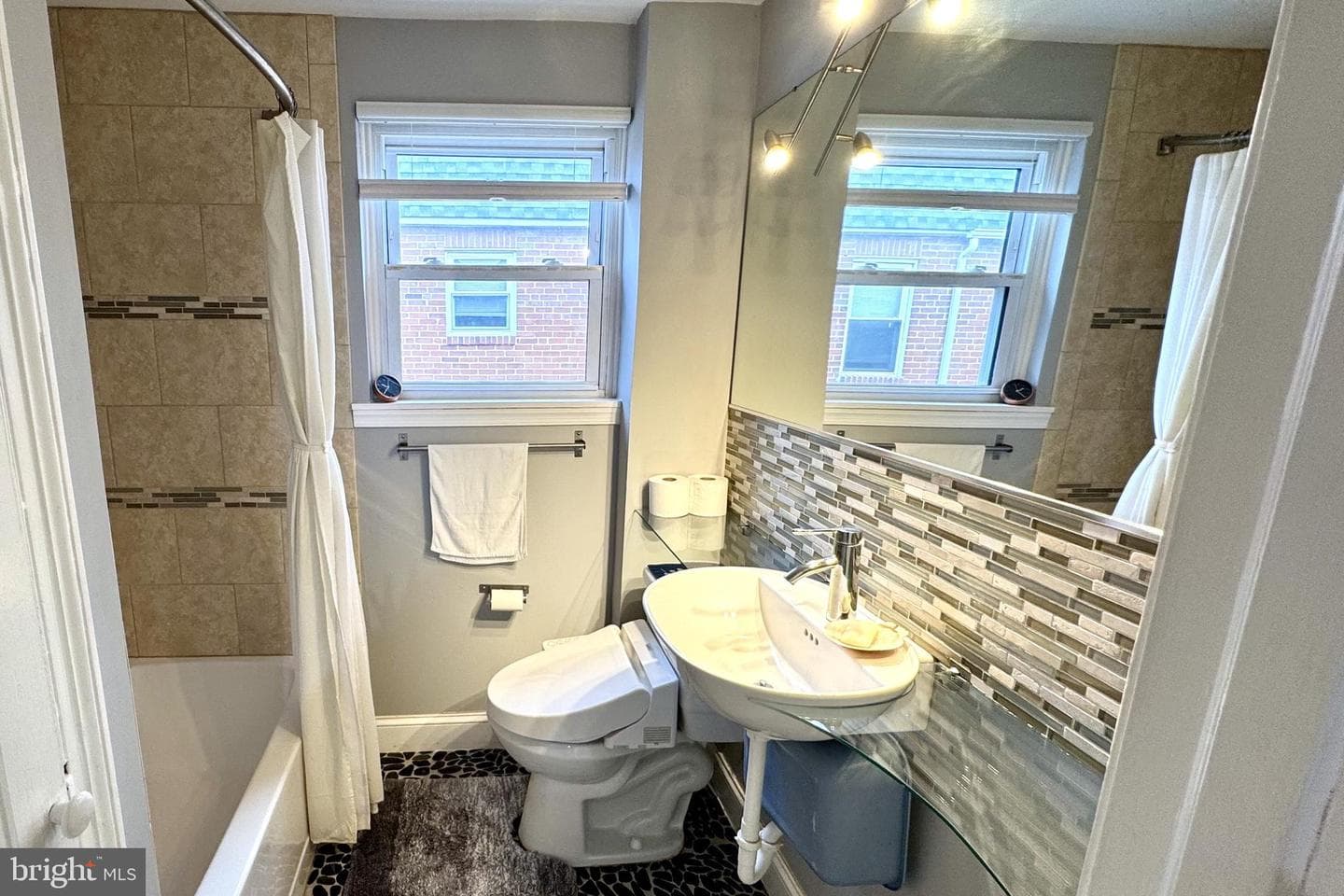 61 Greenhill Road photo 24