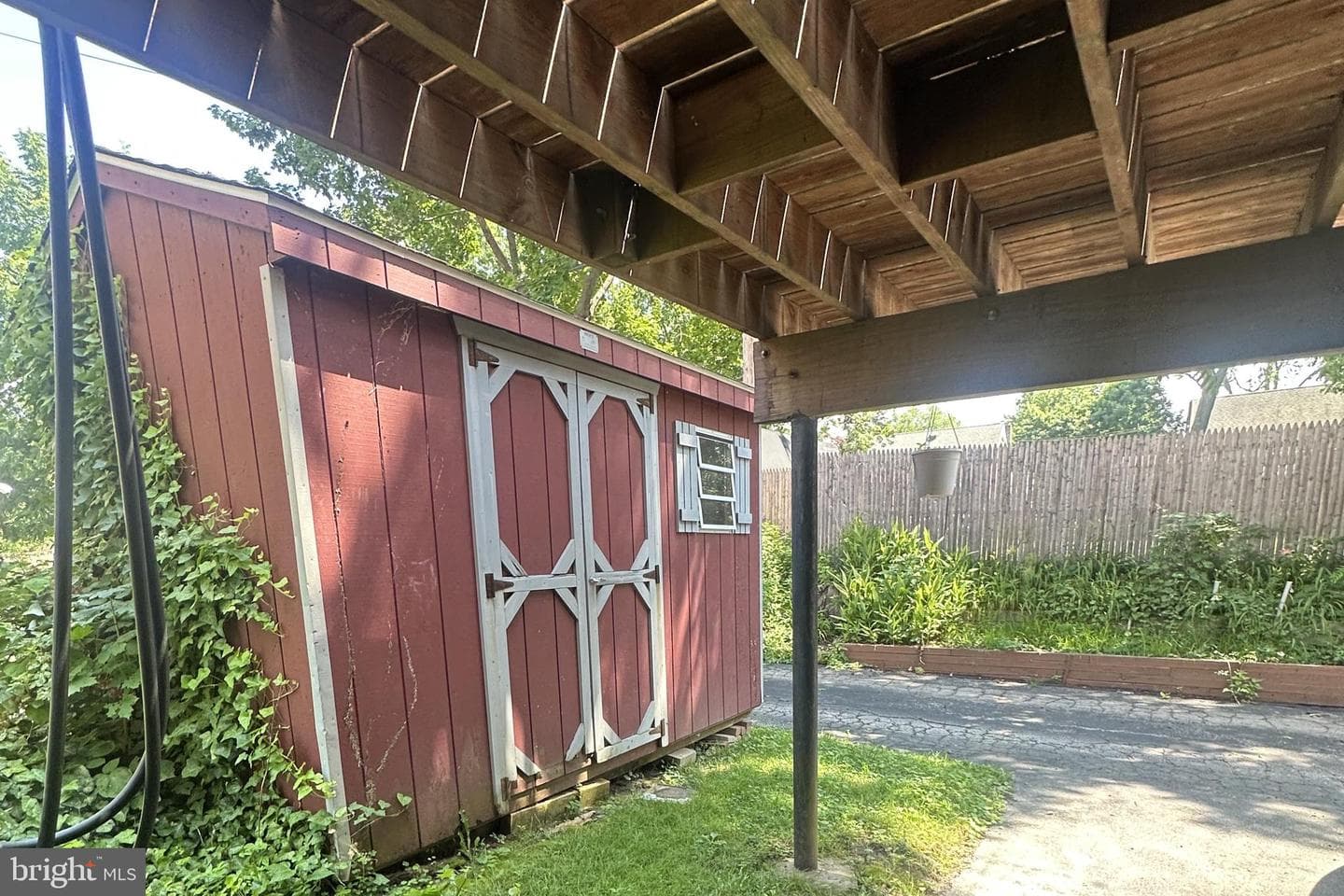 61 Greenhill Road photo 37