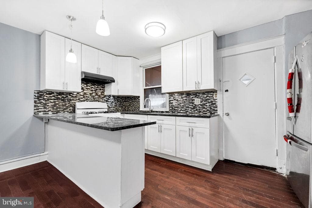 213 Heather Road photo 12