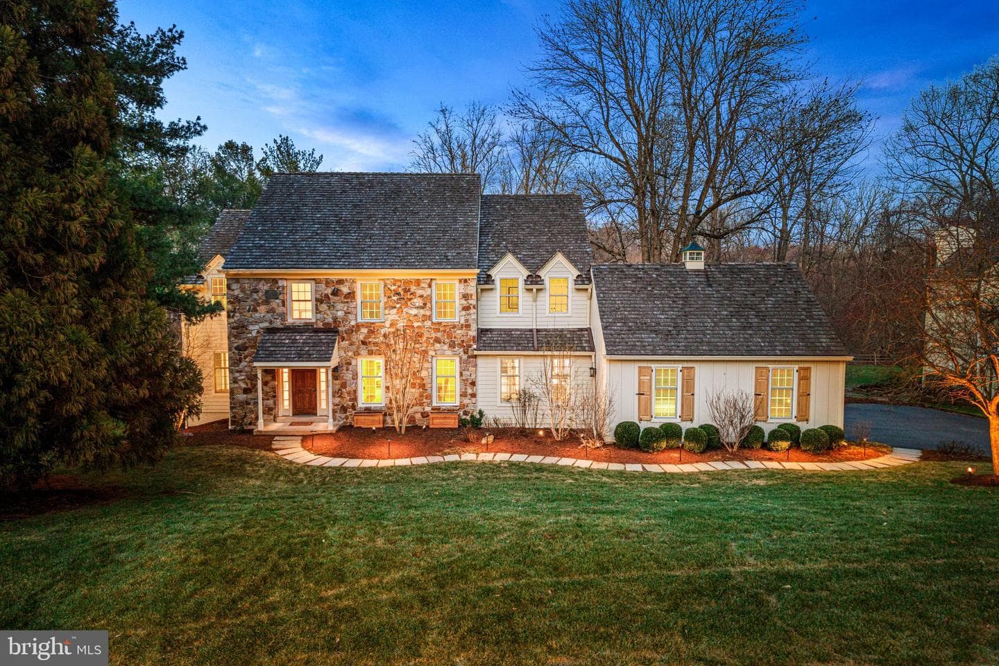 205 Ravenscliff Road photo 3
