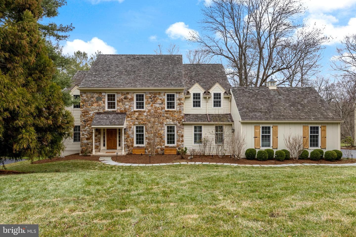 205 Ravenscliff Road photo 4