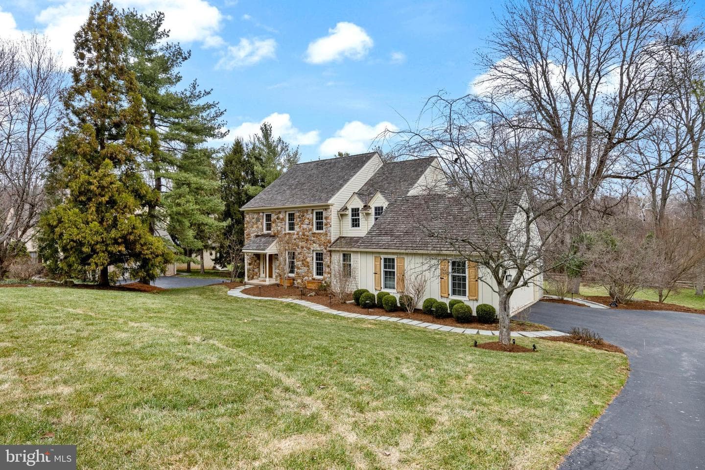 205 Ravenscliff Road photo 5