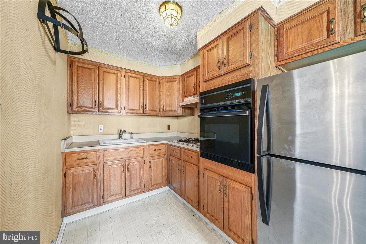 2038 Kent Road photo 8