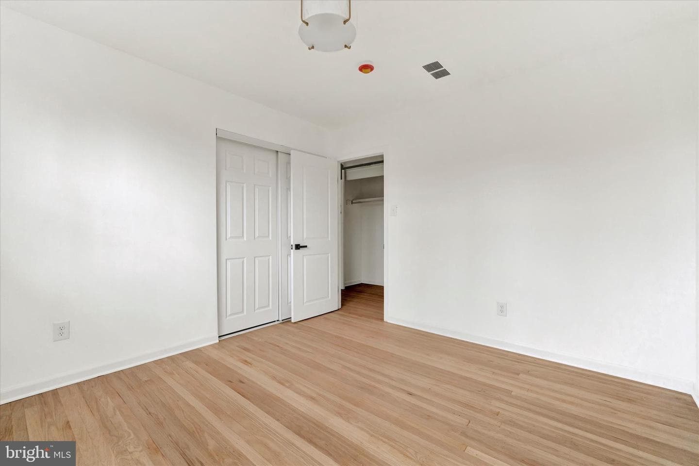 658 W Rolling Road photo 25