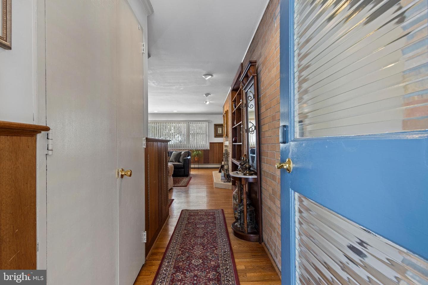 905 Heathdale Lane photo 2