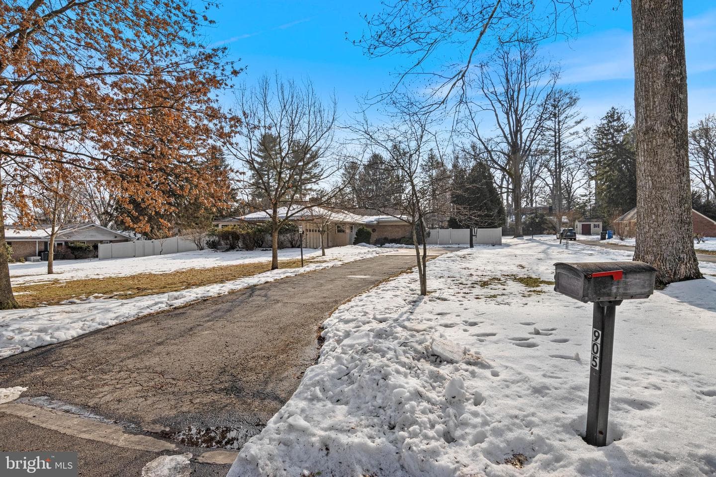 905 Heathdale Lane photo 56