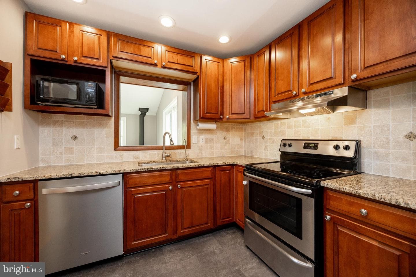 111 Brookside Road photo 15