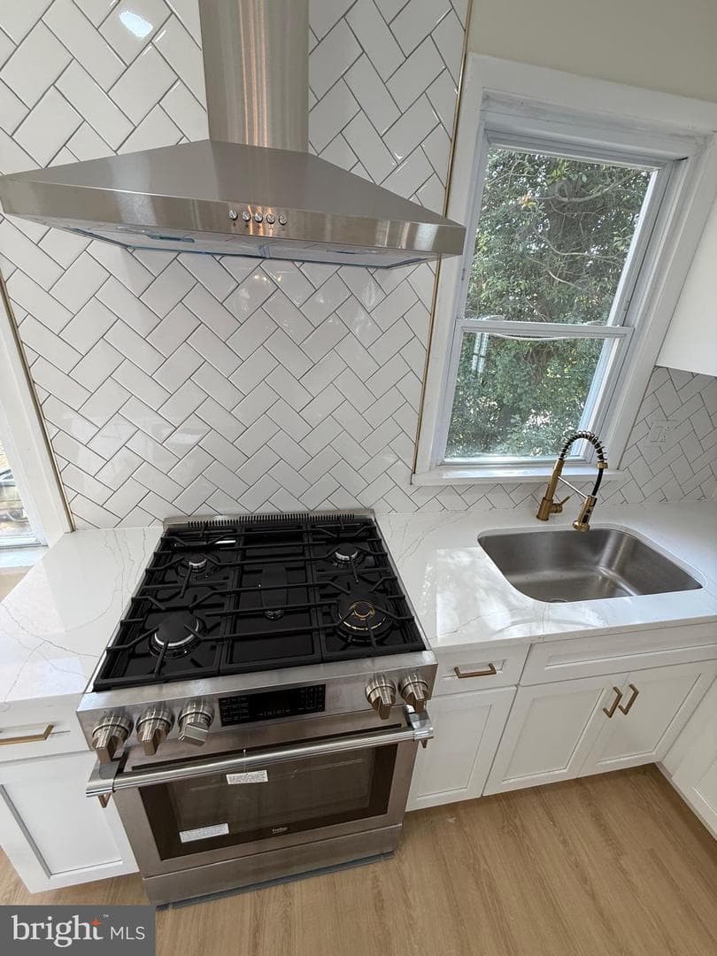 1016 Whitby Avenue photo 32