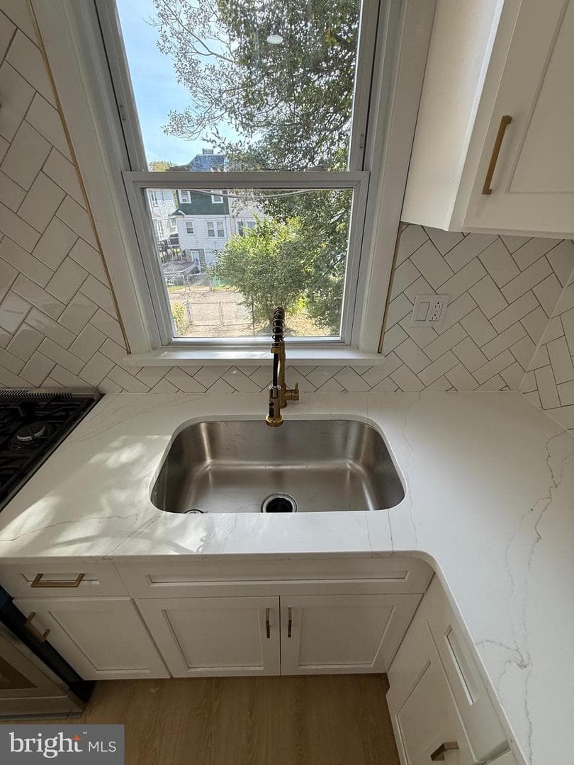 1016 Whitby Avenue photo 33