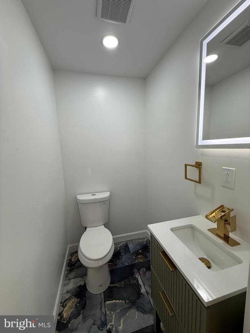 1016 Whitby Avenue photo 35