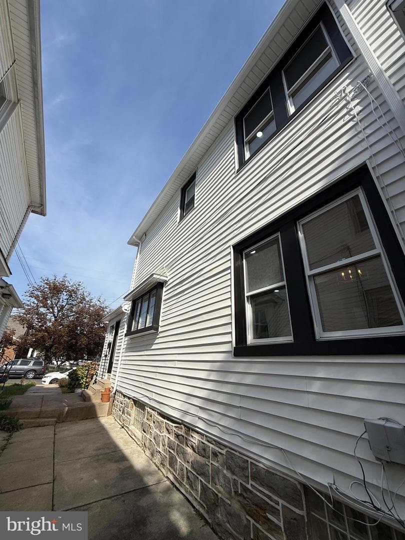 1016 Whitby Avenue photo 46