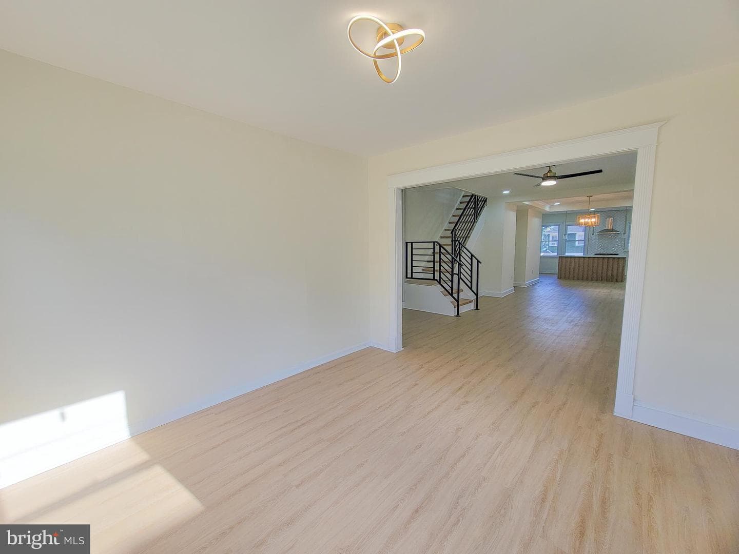 1016 Whitby Avenue photo 6
