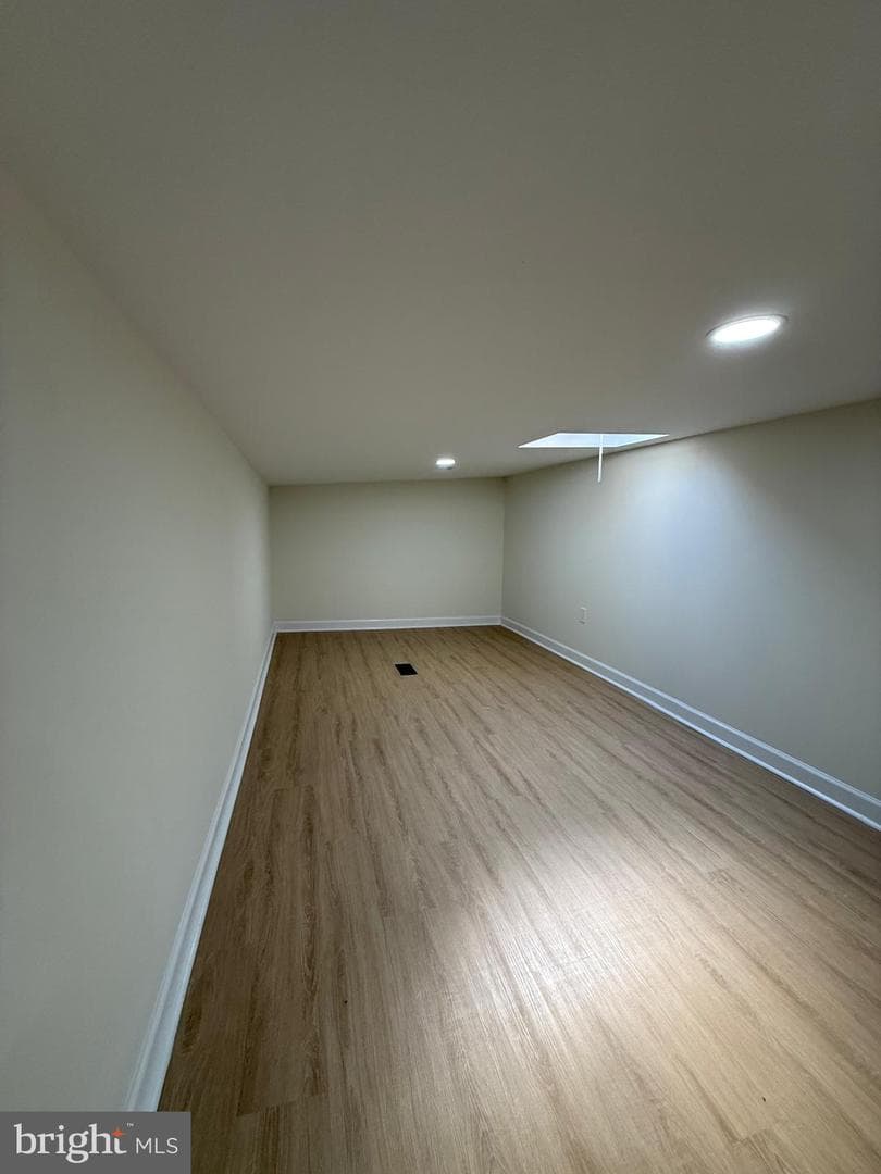 1016 Whitby Avenue photo 60