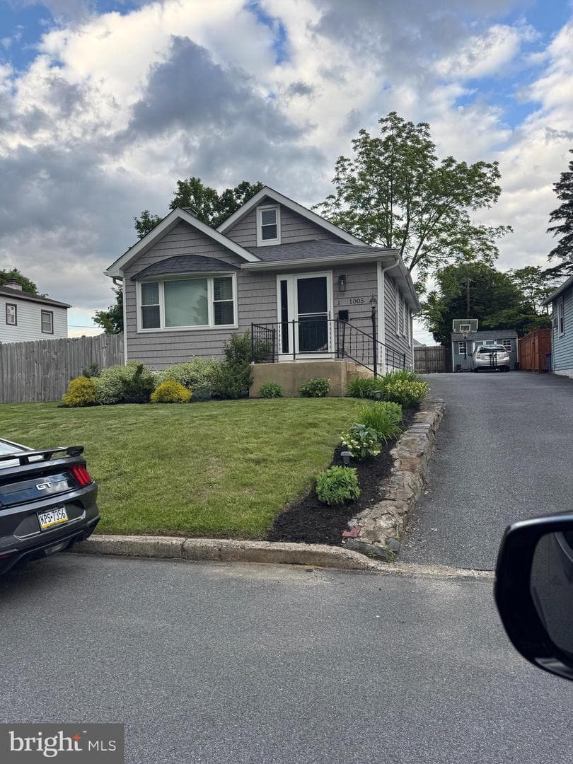 1005 Woodcliffe Avenue photo 1