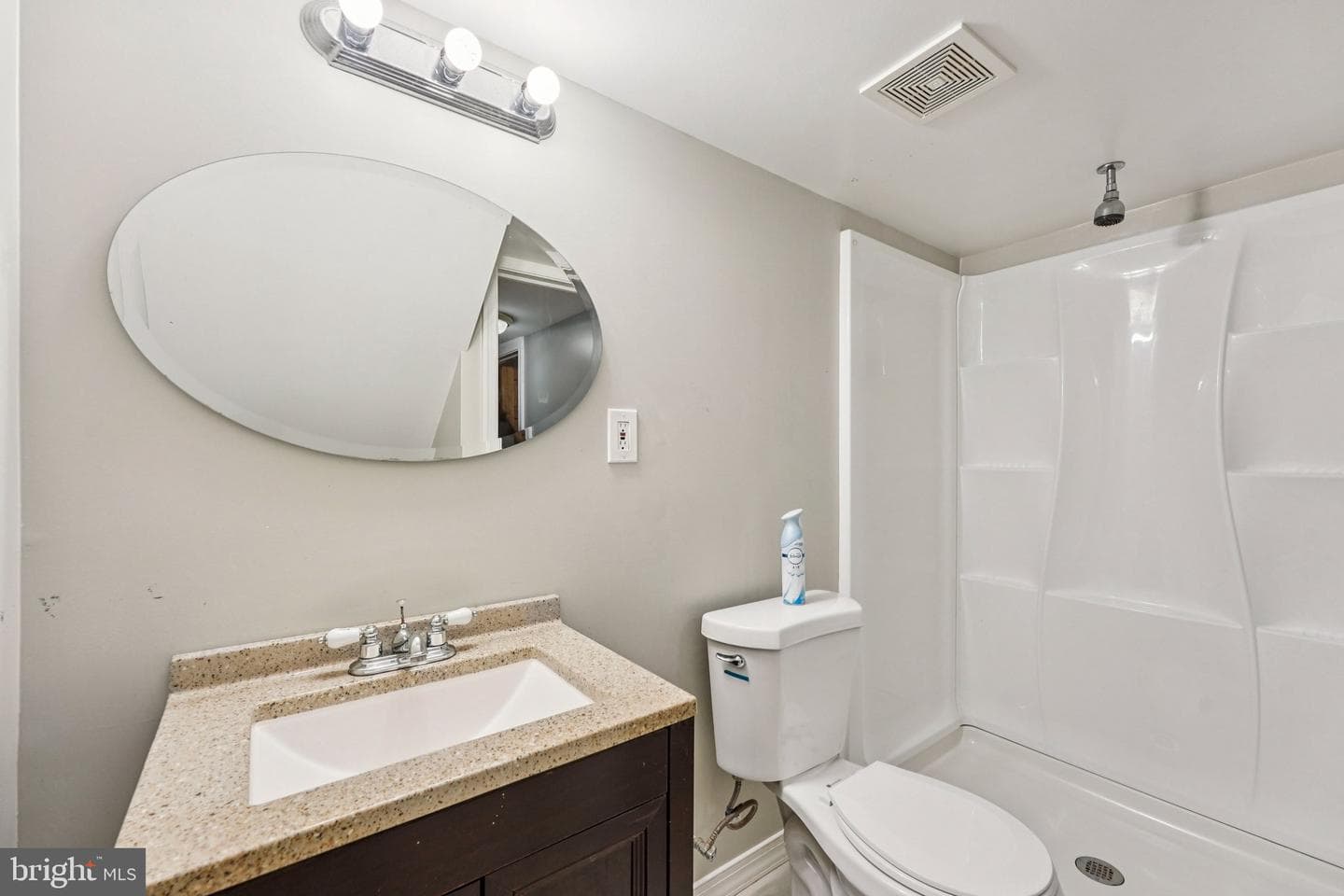 606 Mason Avenue photo 31