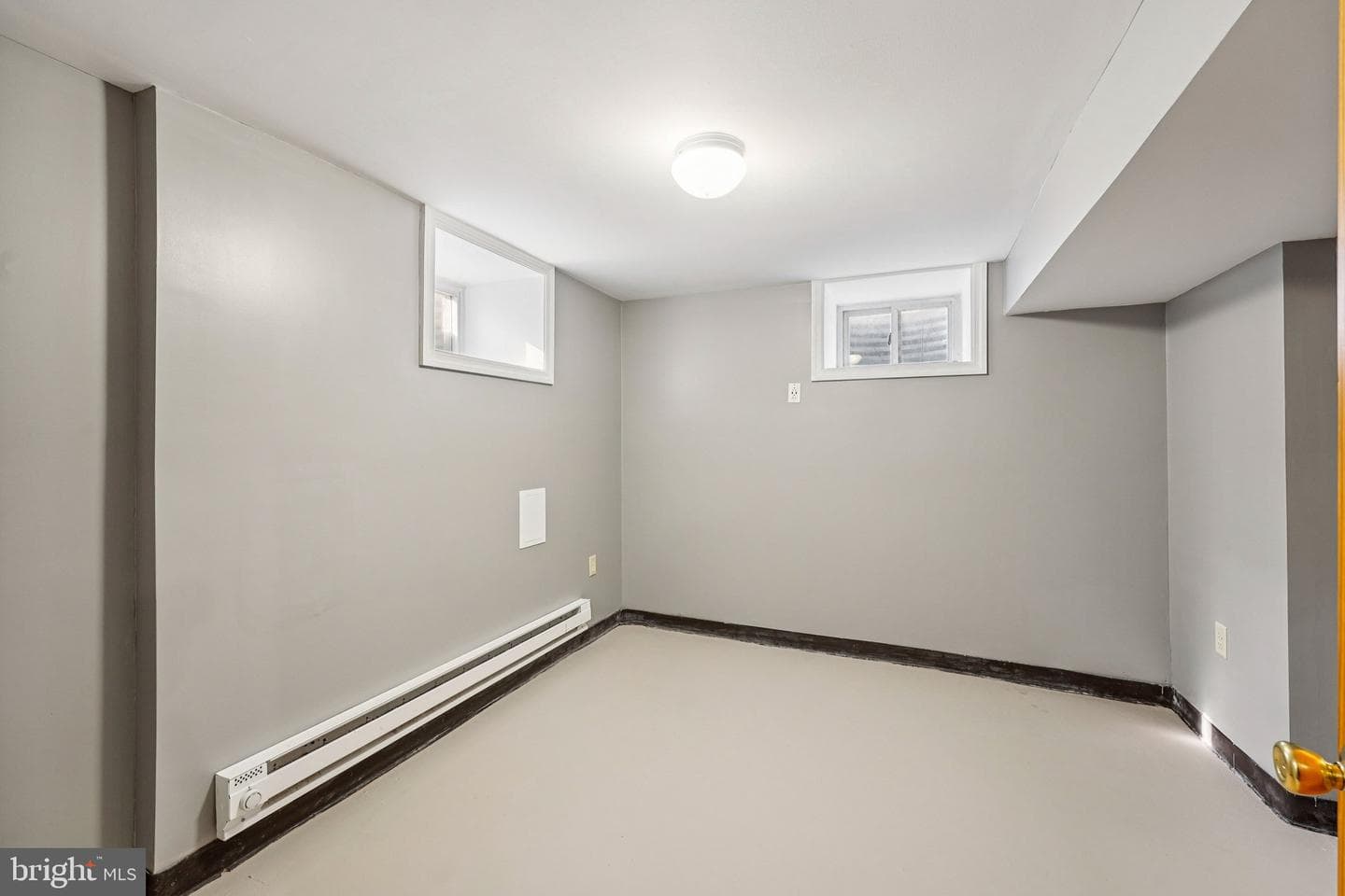 606 Mason Avenue photo 32