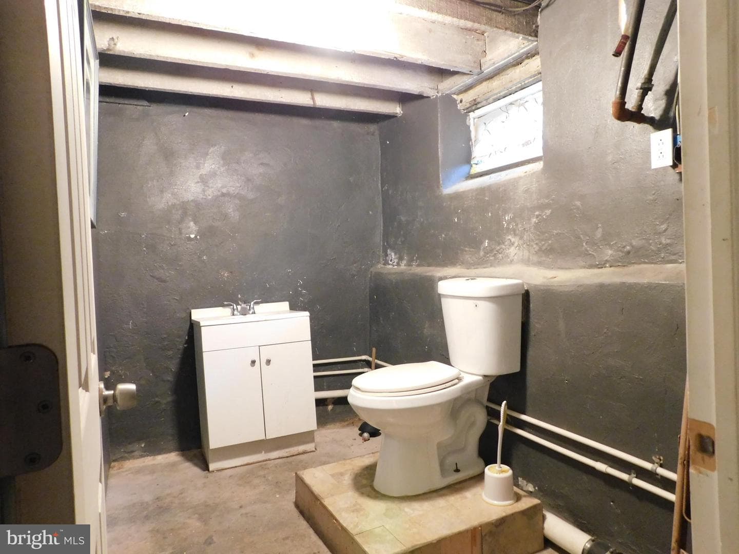 1202 Morton Avenue photo 29