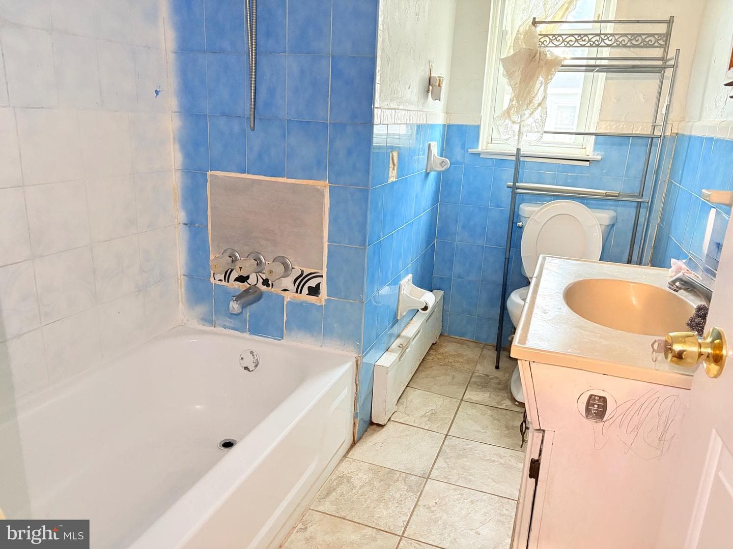 233 Barrington Road photo 8