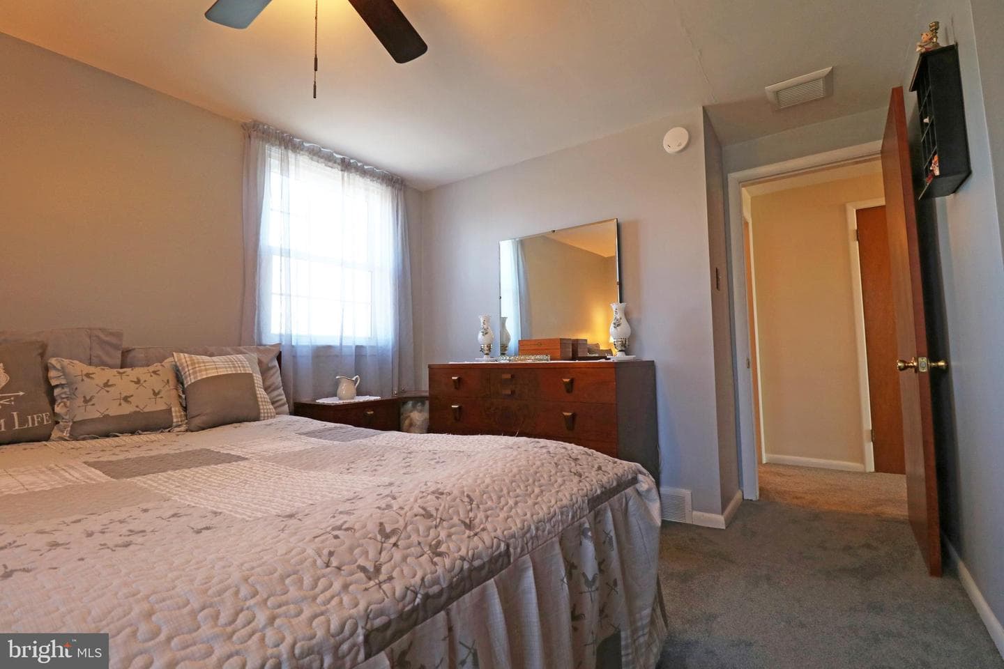 716 Cambridge Road photo 22