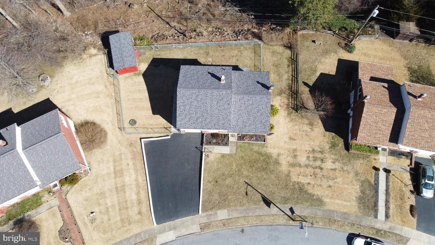 716 Cambridge Road photo 41