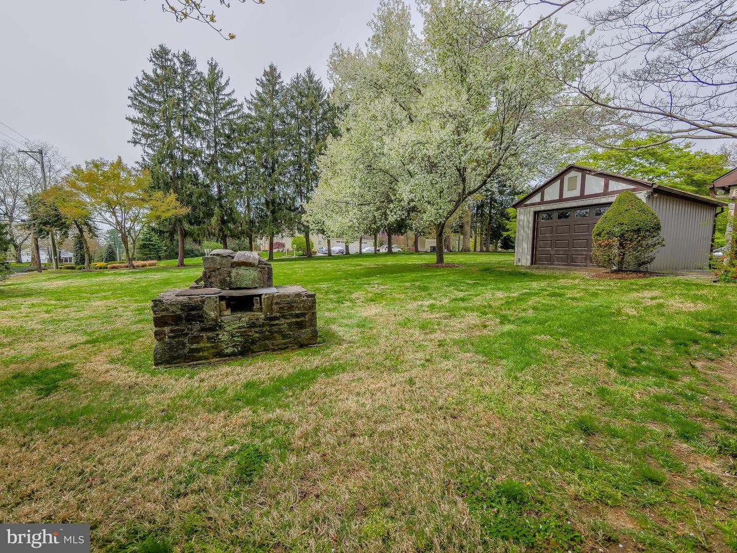 153 W Rose Valley Road photo 16