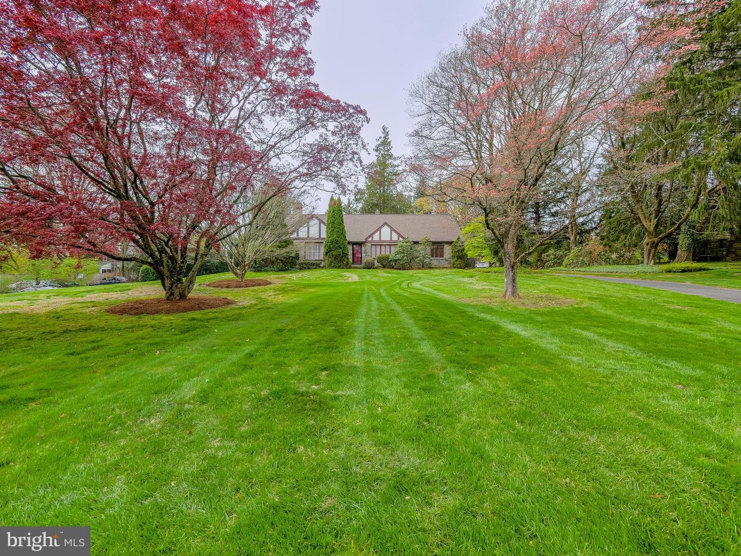153 W Rose Valley Road photo 2