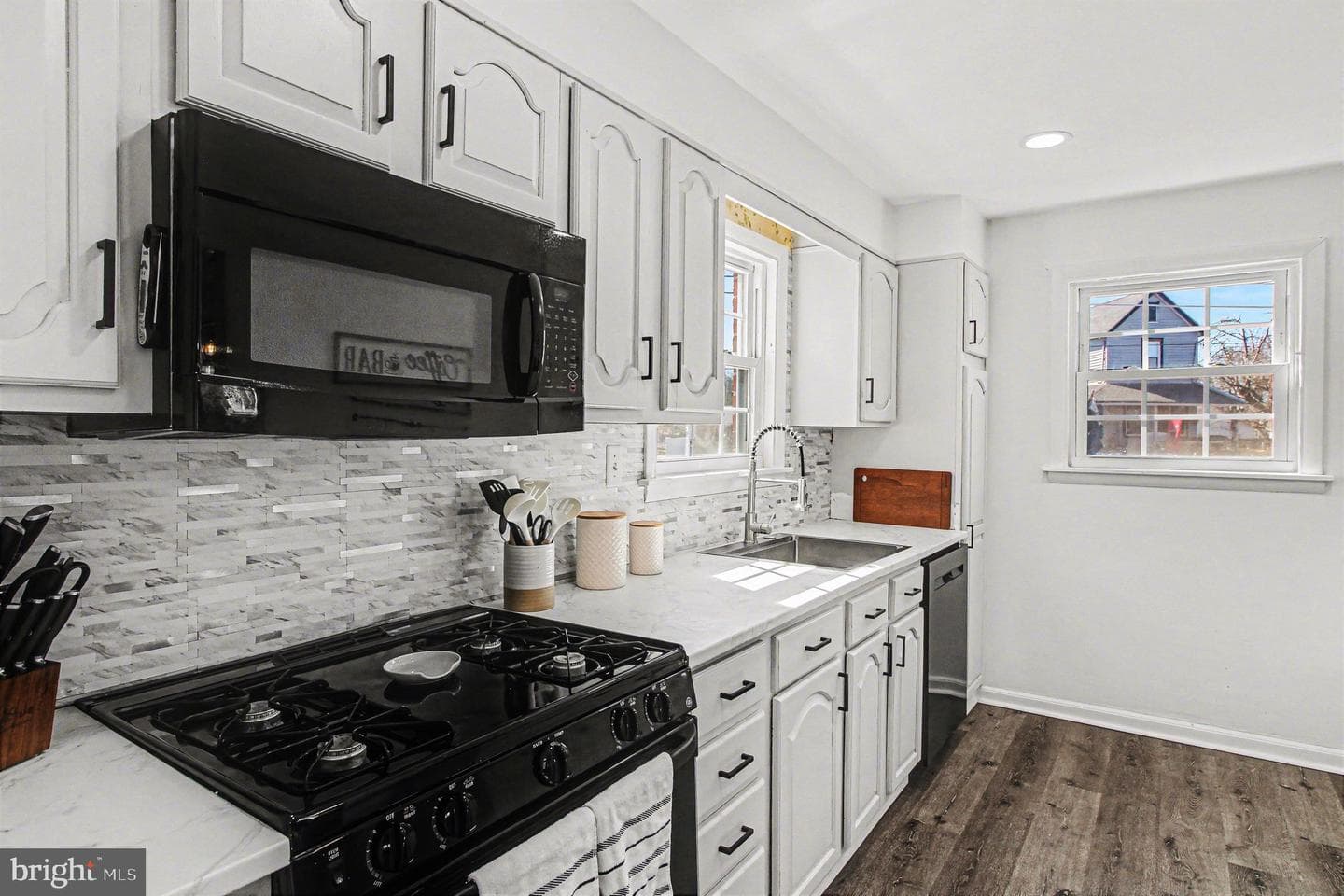 822 Hancock Street photo 10