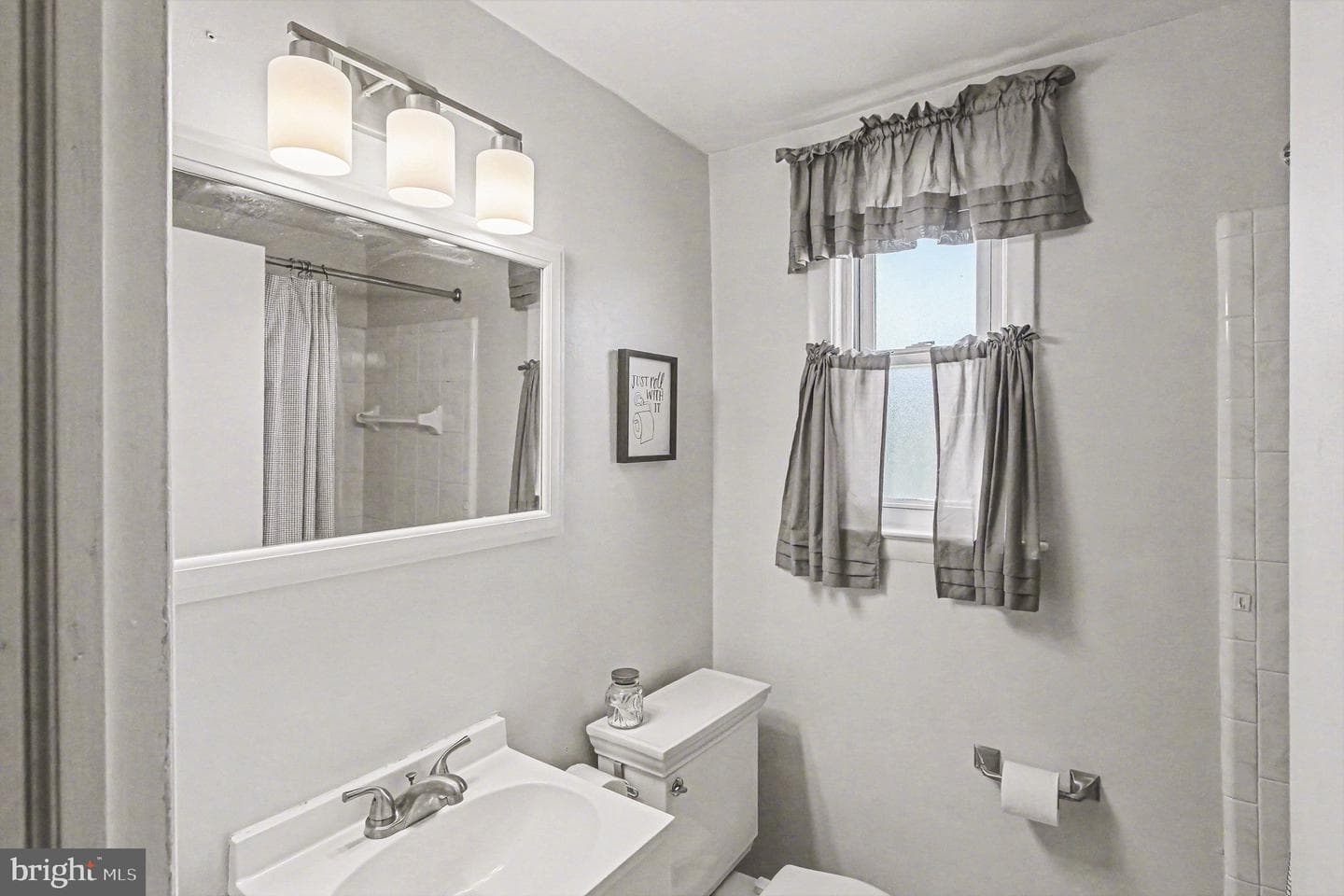 822 Hancock Street photo 24