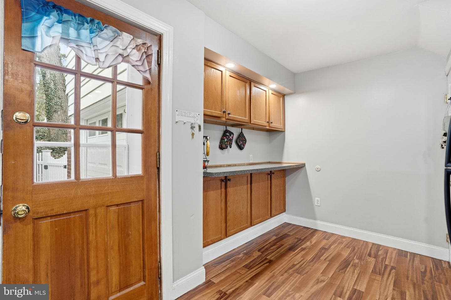 825 N Jackson Street photo 11