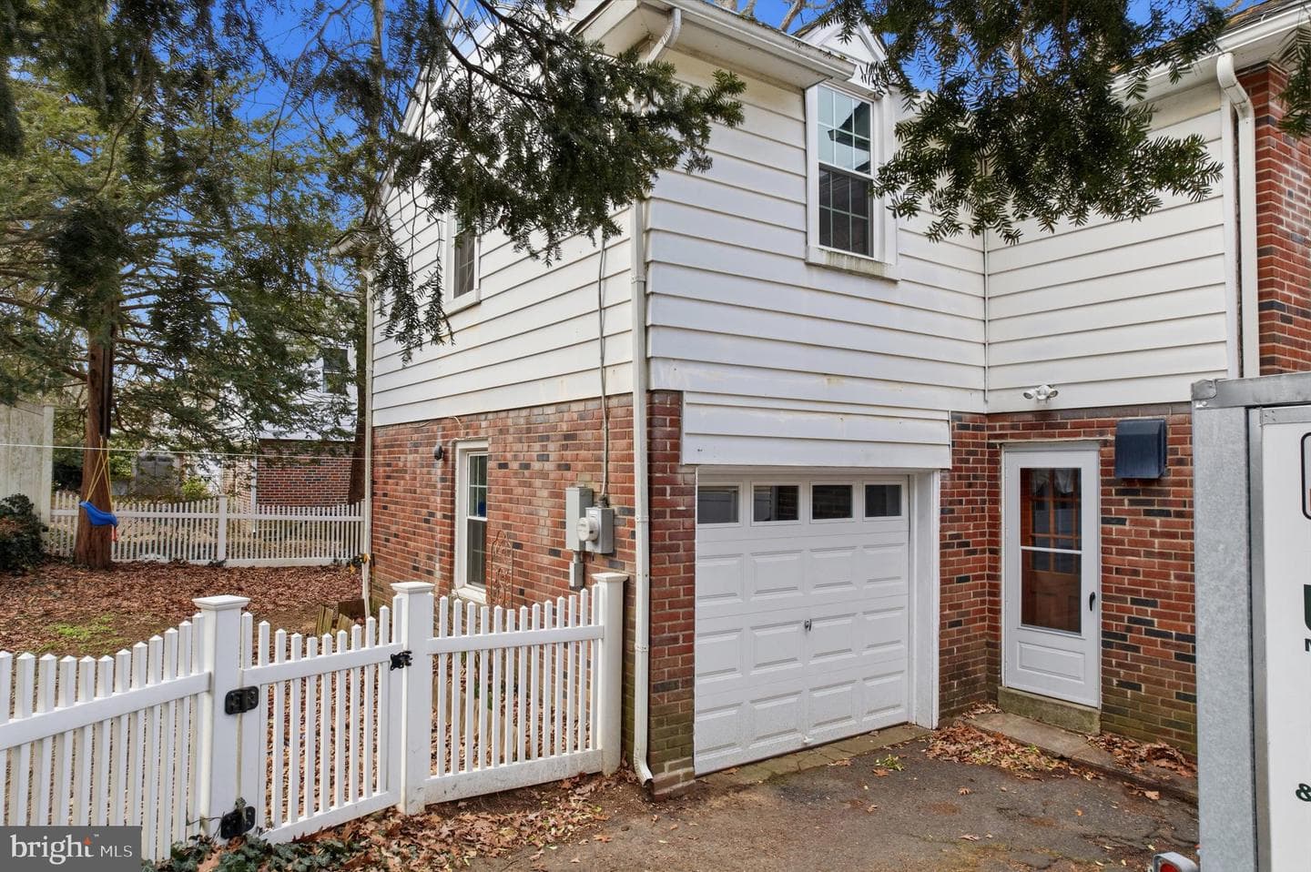 825 N Jackson Street photo 33