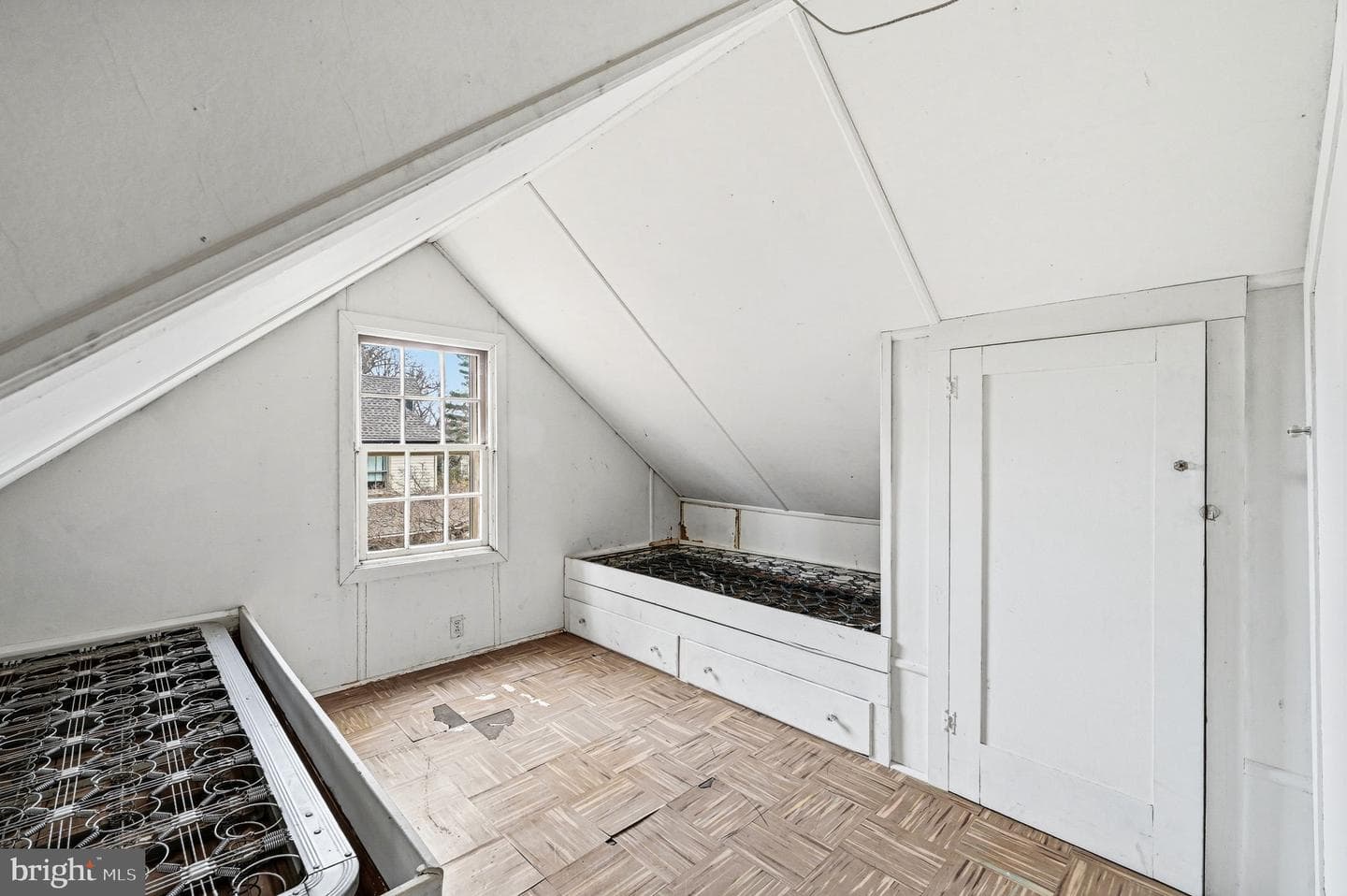 218 Vassar Avenue photo 32
