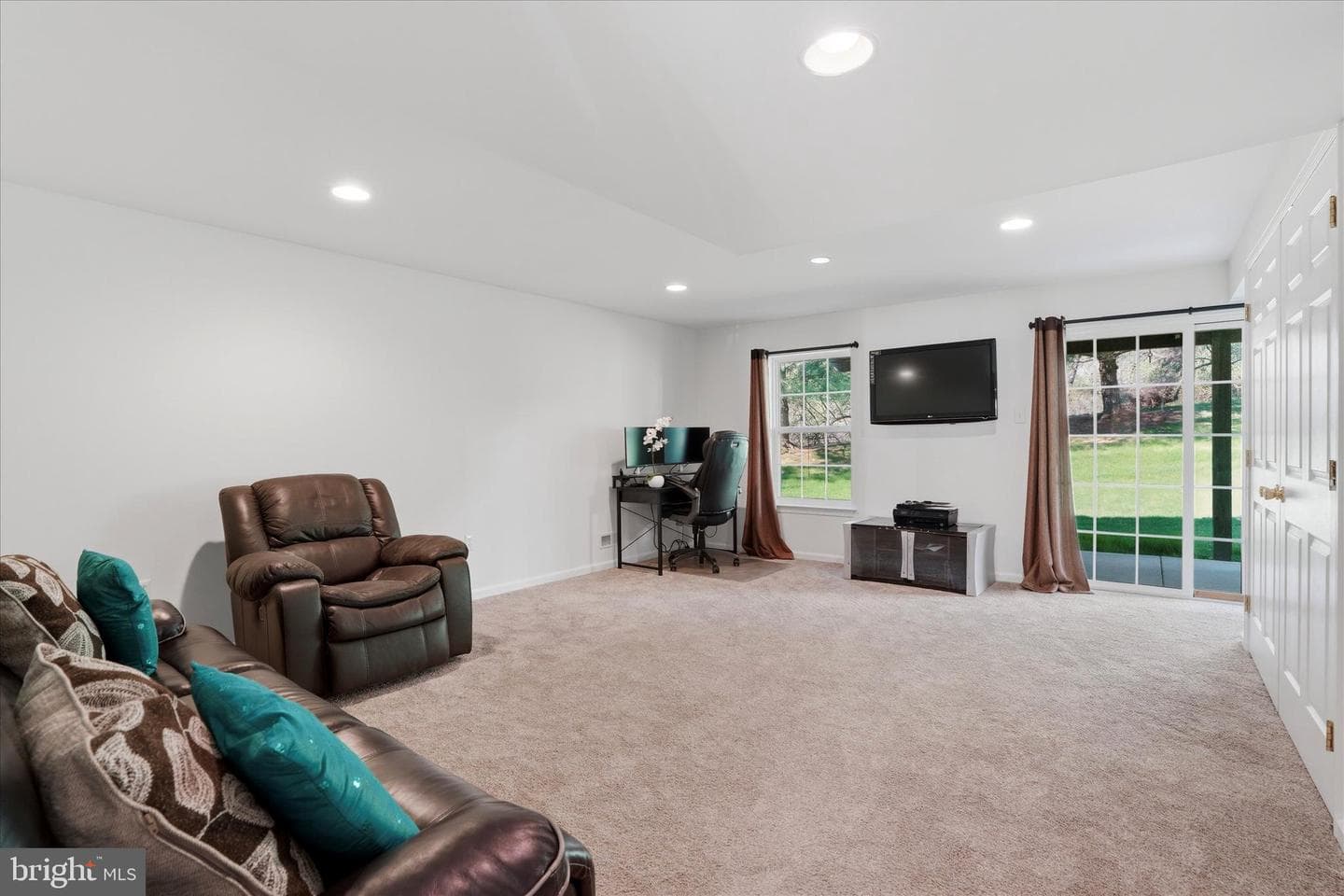 39 Hoag Lane photo 12