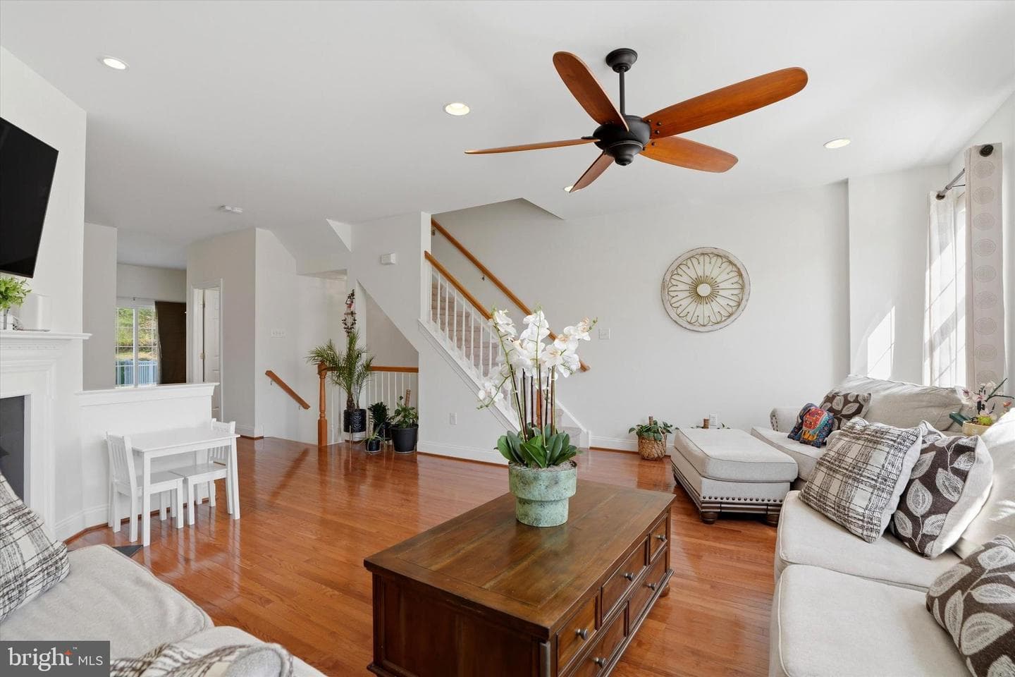 39 Hoag Lane photo 5