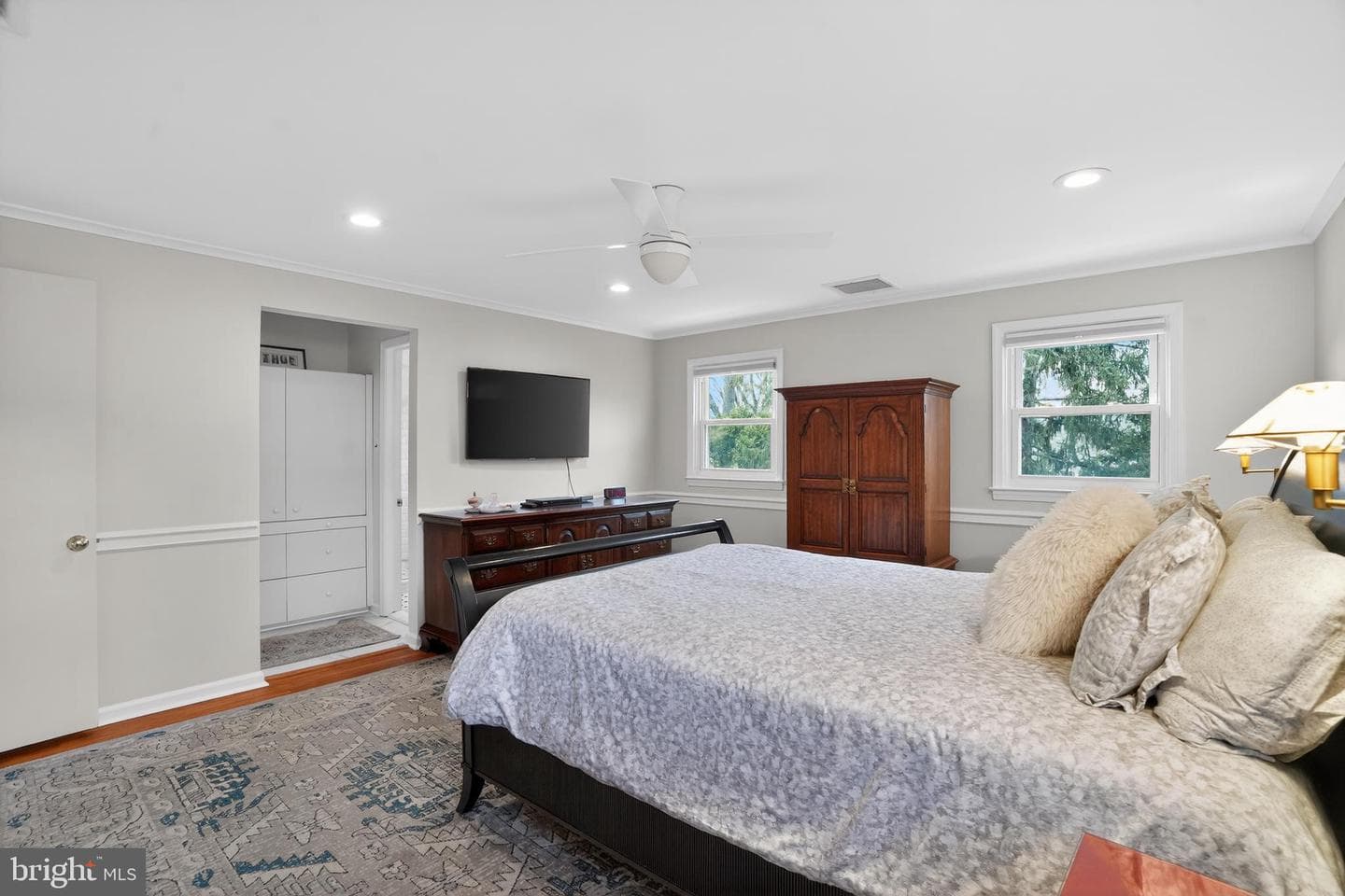 211 Fairfield Drive photo 12