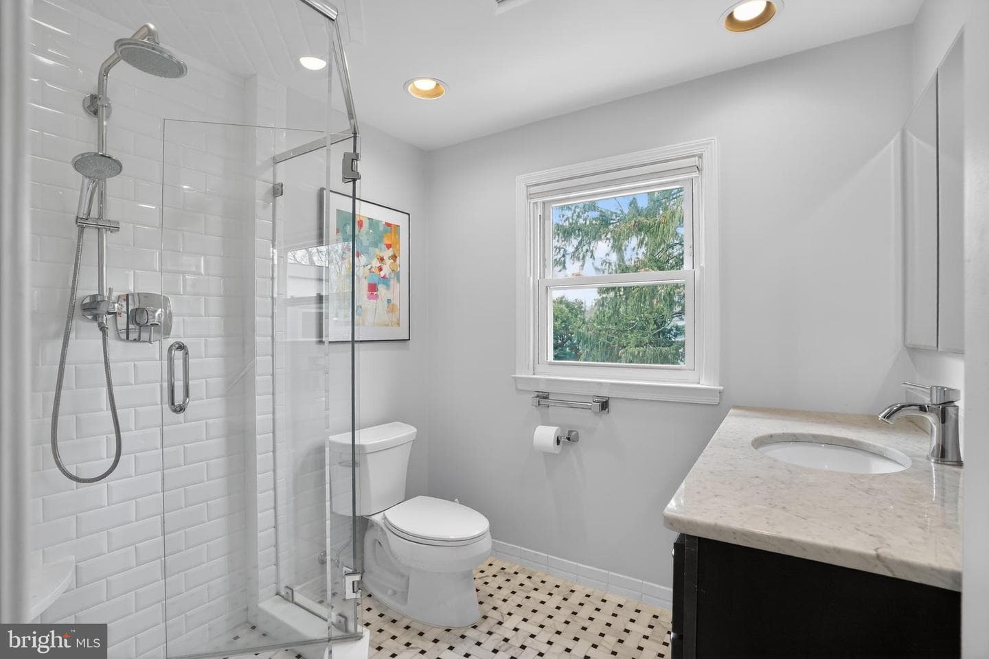 211 Fairfield Drive photo 14