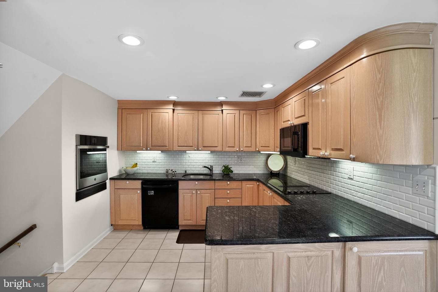 211 Fairfield Drive photo 6