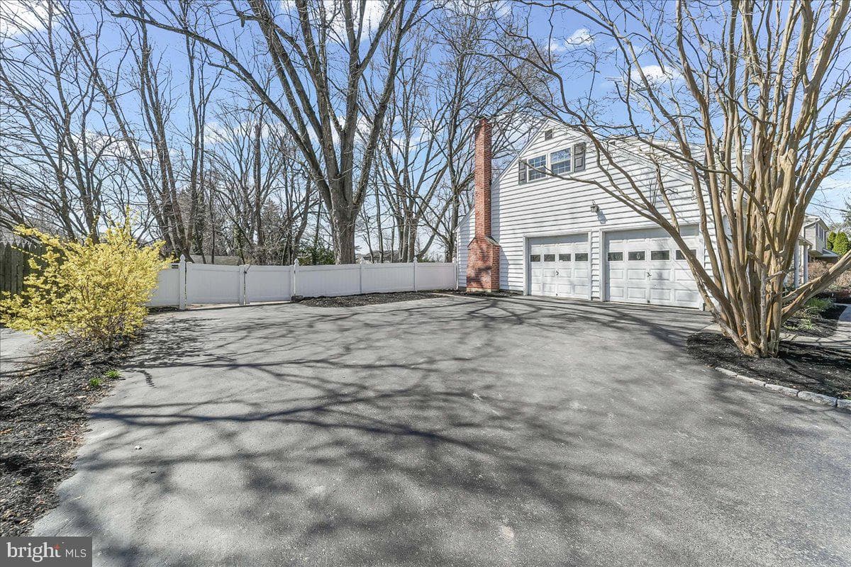 205 Garnet Lane photo 3