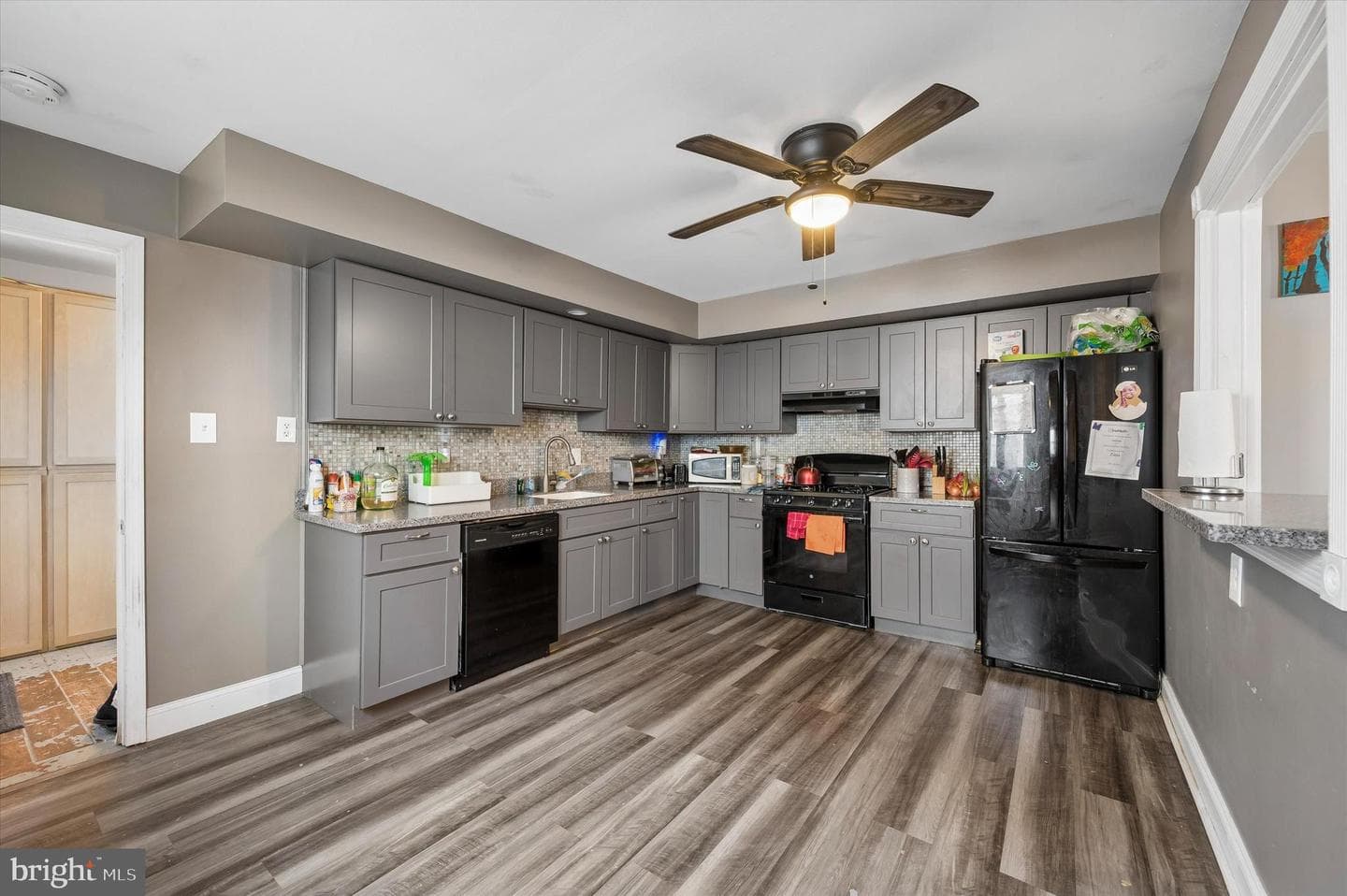 3915 James Street photo 11