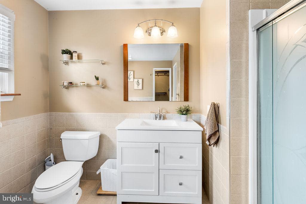 121 Jennifer Way photo 19