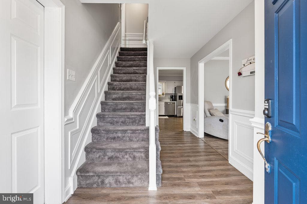 121 Jennifer Way photo 2