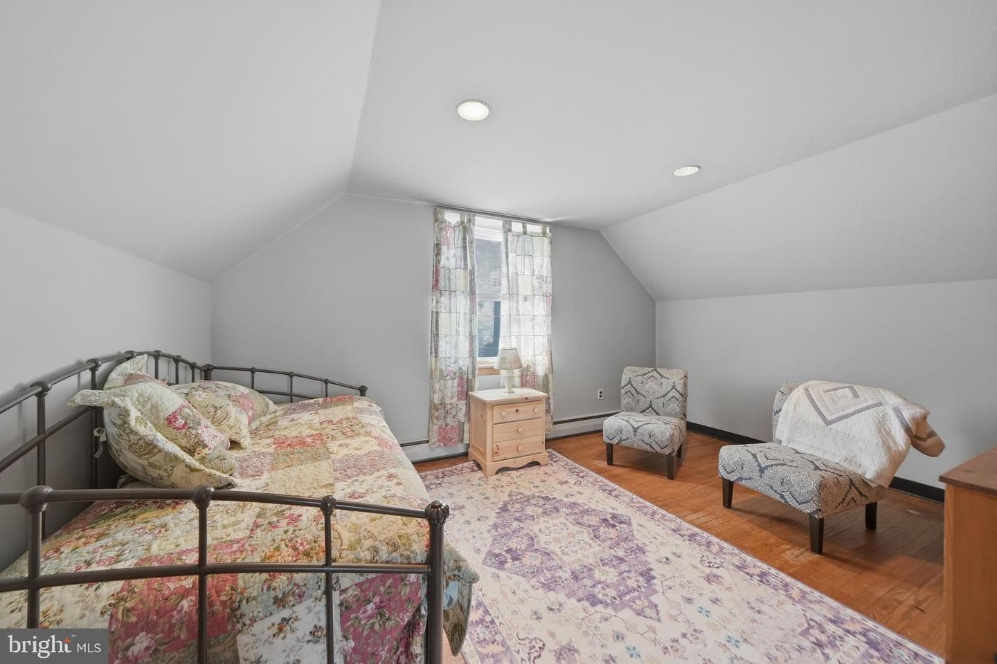 1323 Morton Avenue photo 17
