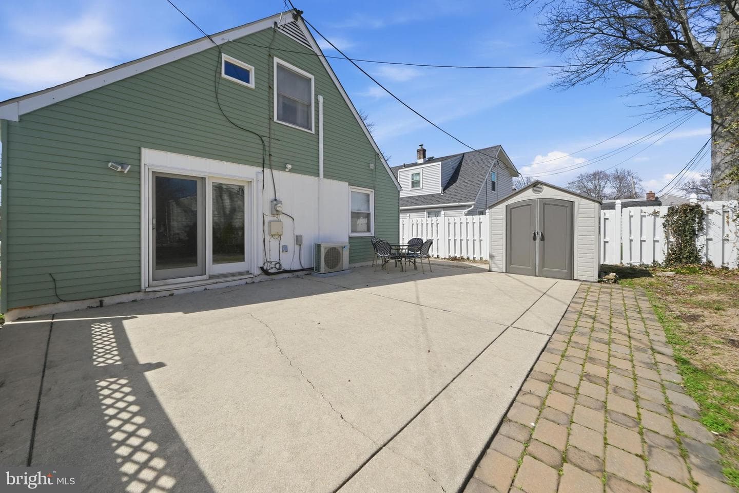 1323 Morton Avenue photo 24