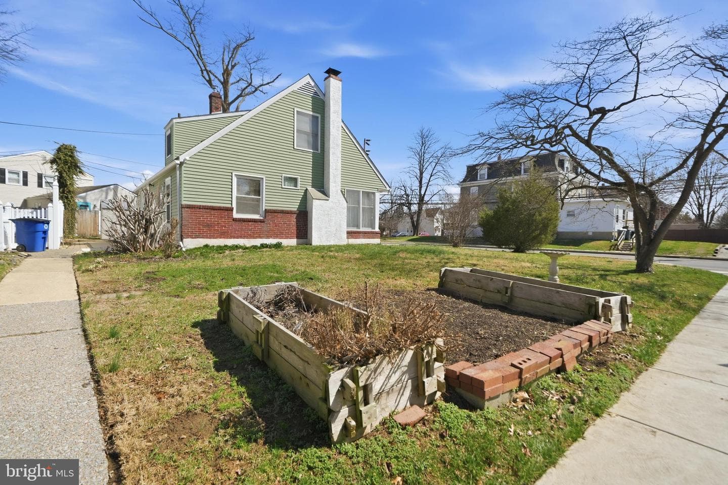 1323 Morton Avenue photo 27
