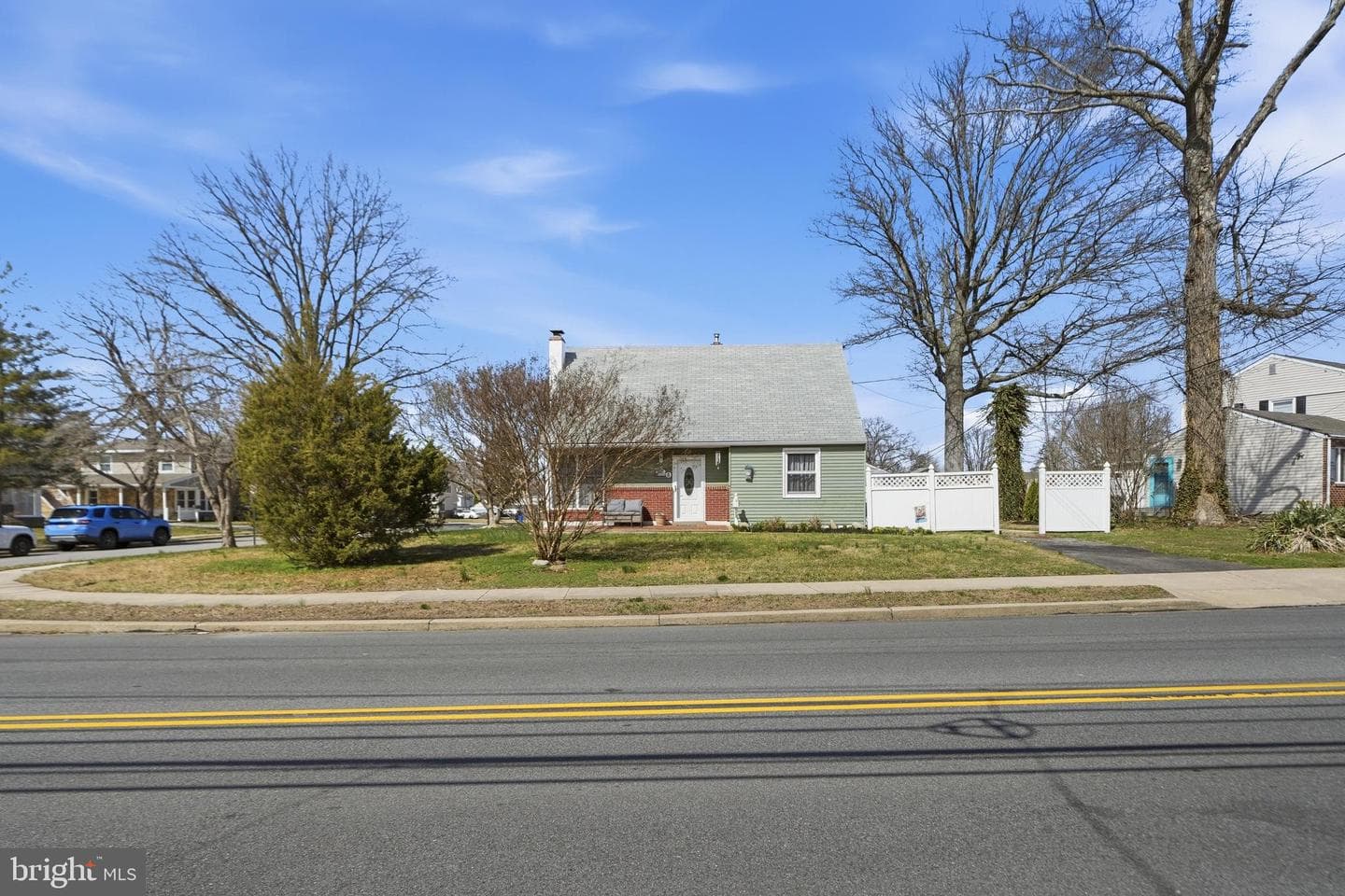 1323 Morton Avenue photo 29