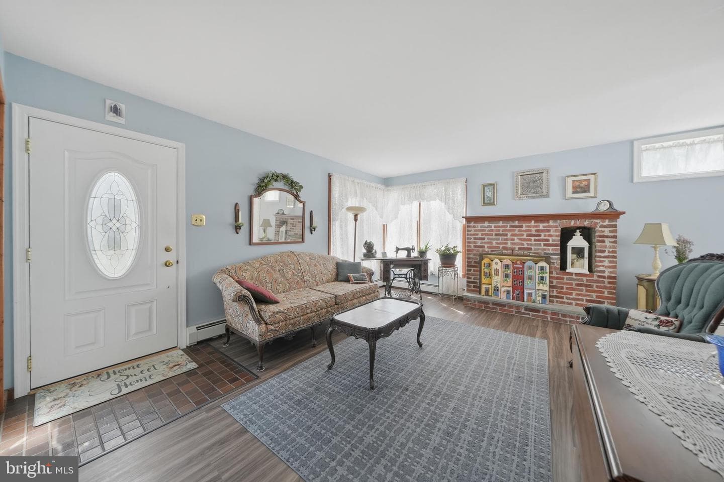 1323 Morton Avenue photo 8