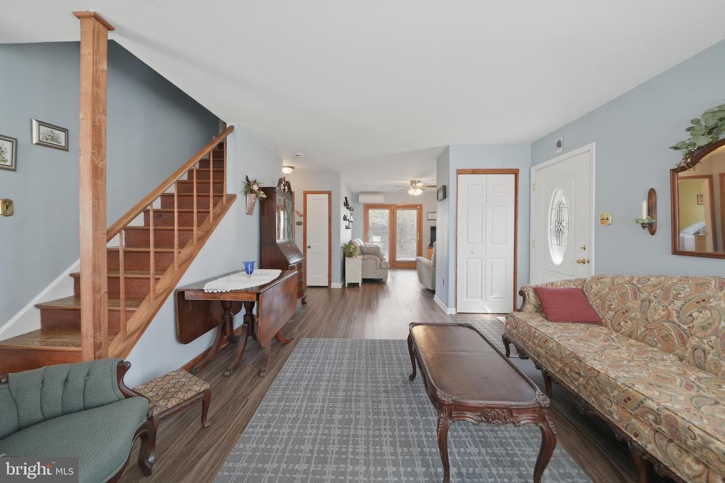 1323 Morton Avenue photo 9