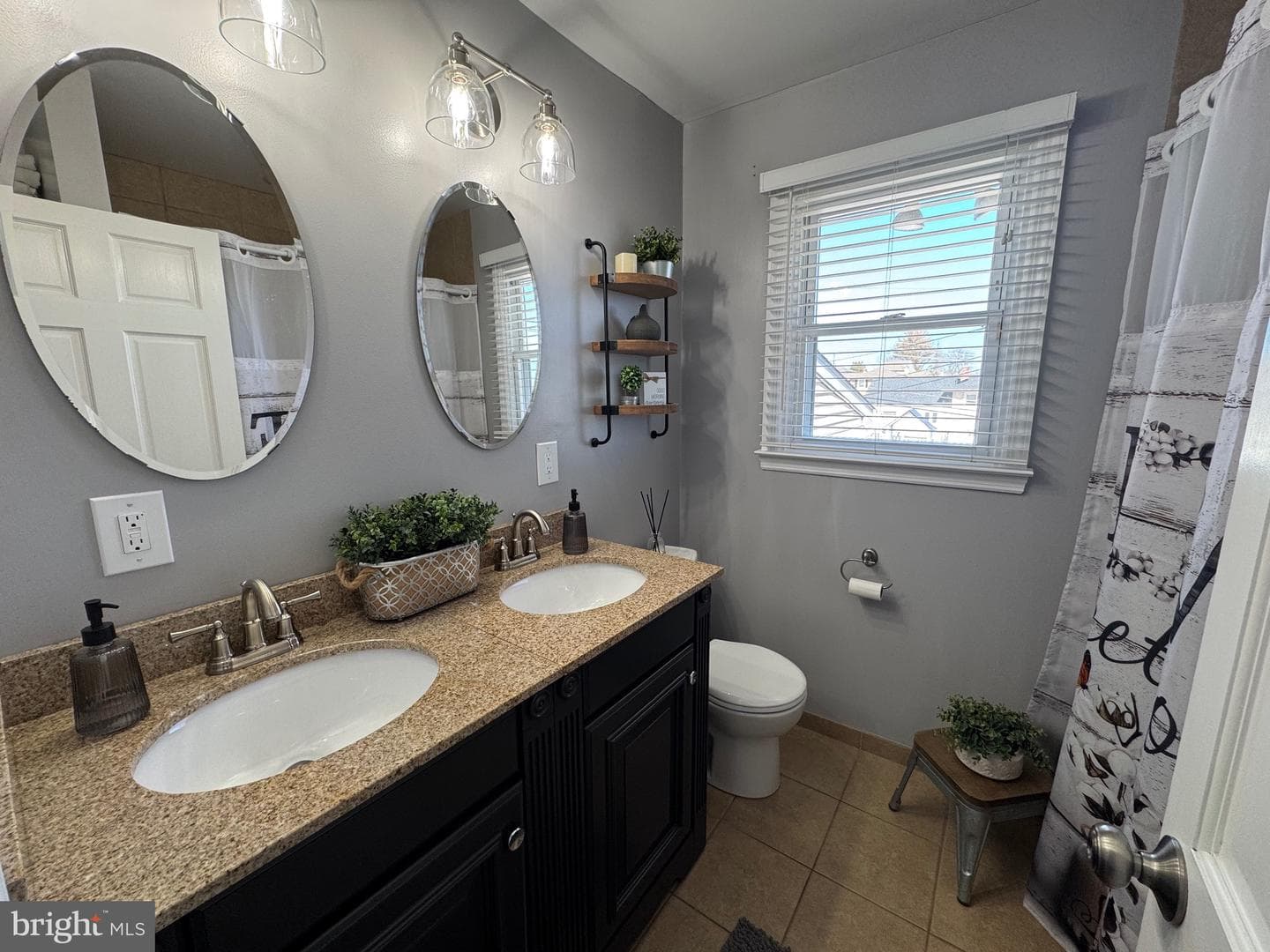 215 Canford Drive photo 37