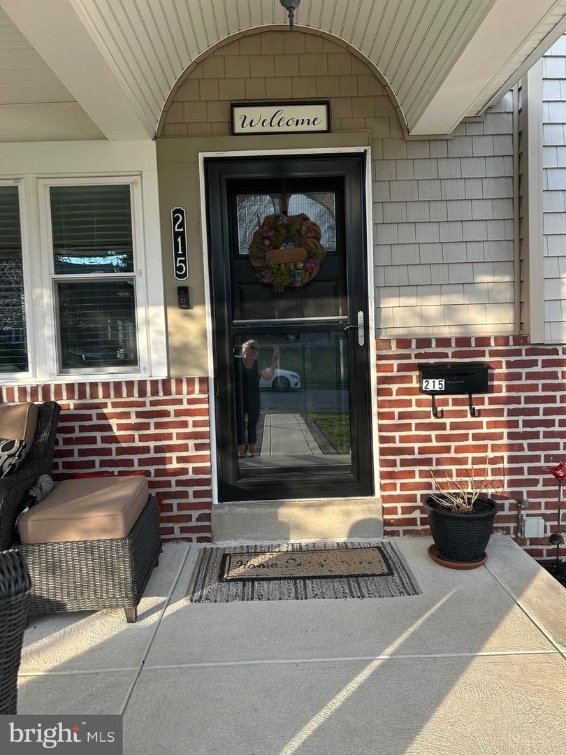 215 Canford Drive photo 4